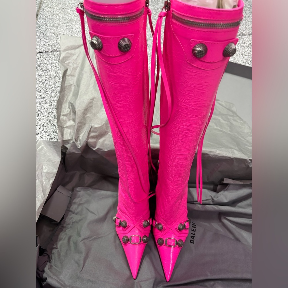 Brand new hot pink Balenciaga Le Cagole Boots